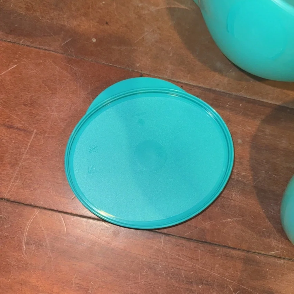 Tupperware Chip ‘n Dip Bowl set